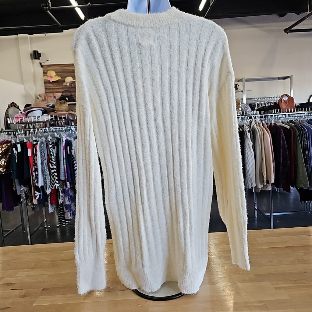 hippie rose Size S White Knit Sweater