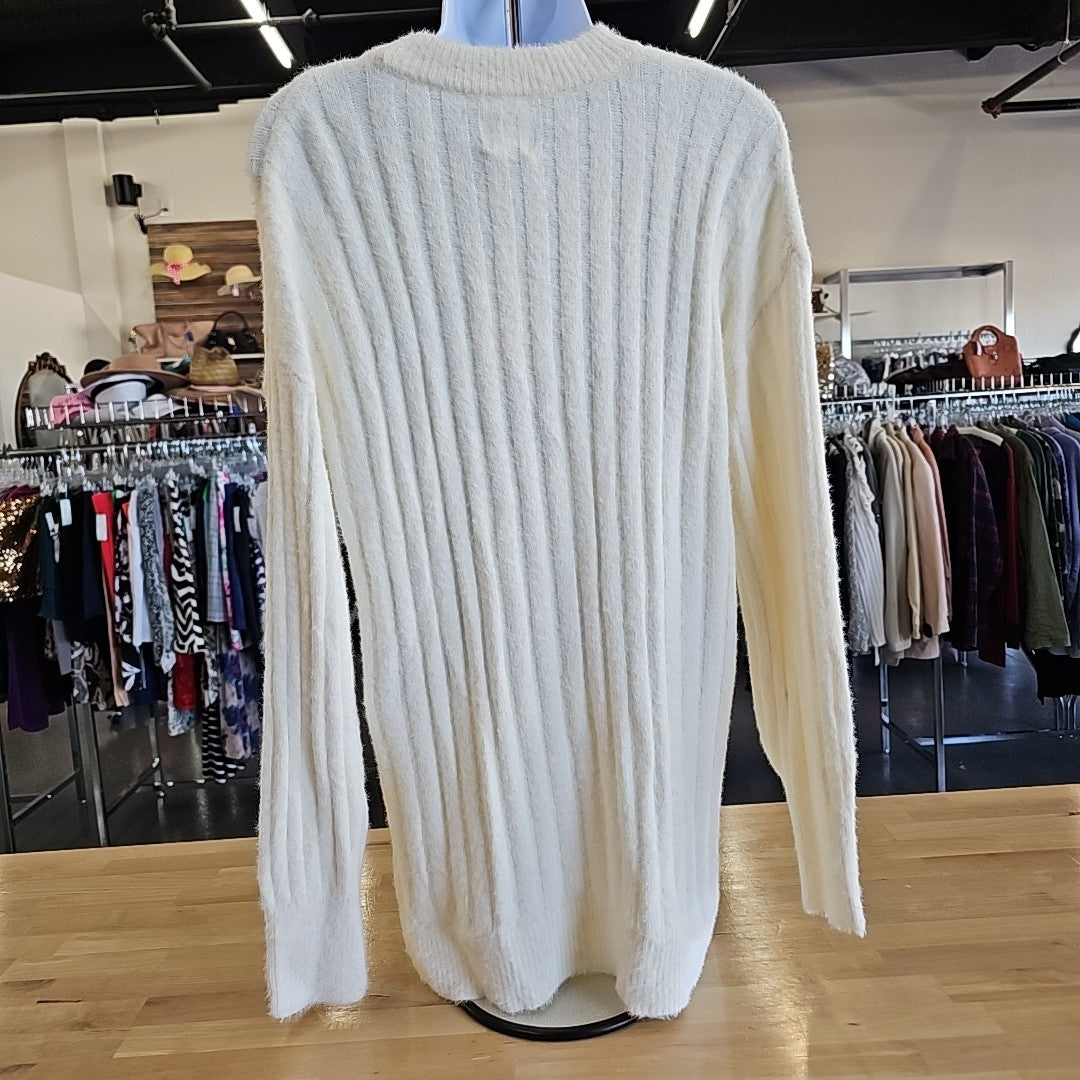 hippie rose Size S White Knit Sweater