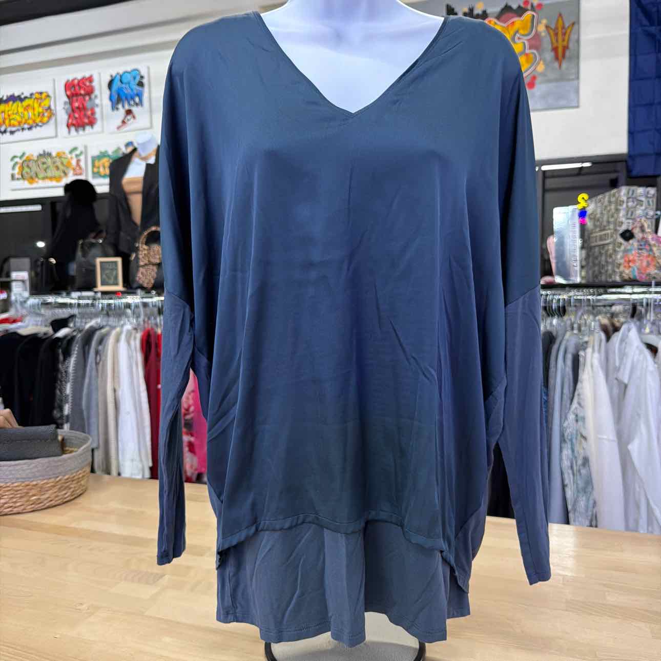 White House Black Market Size S Blue Preloved Long Sleeve