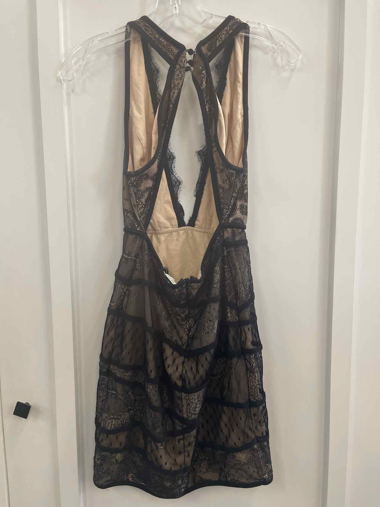 Bebe Size S Black Beige Preloved Mini Dress
