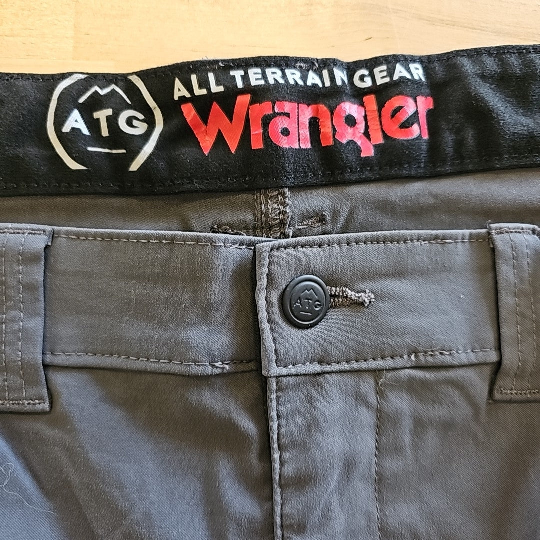 Wrangler Size 46 Gray MENS Shorts