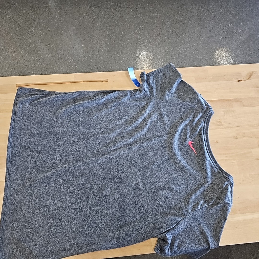 Nike Size XL Gray T-shirt