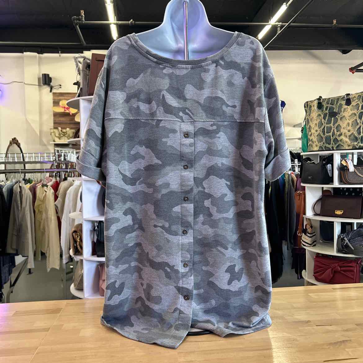 Jane & Delancey Size 1X Gray Preloved Shirt