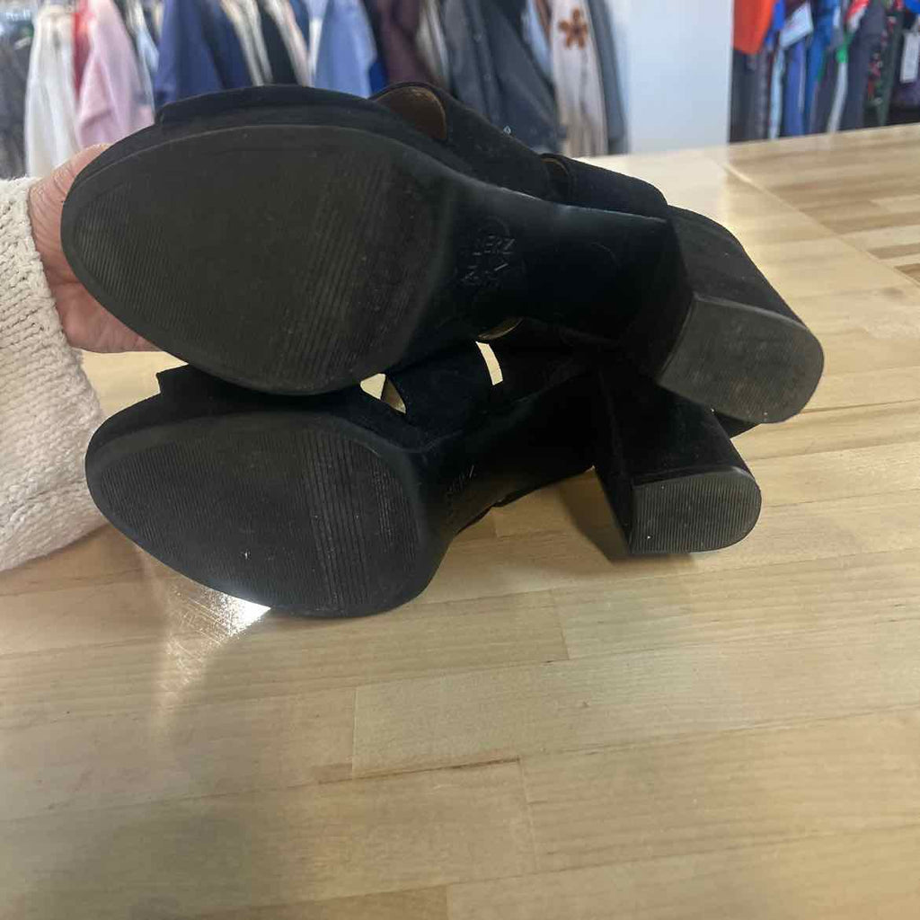 Naturalizer Size 7 Black Preloved Sandals