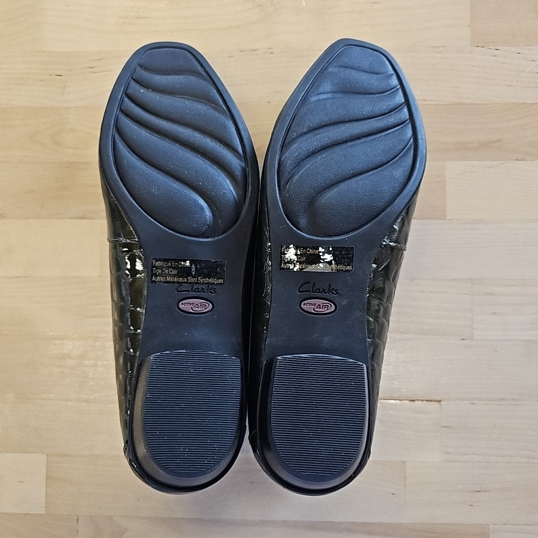Clarks Size 8 Green Leather New Loafers