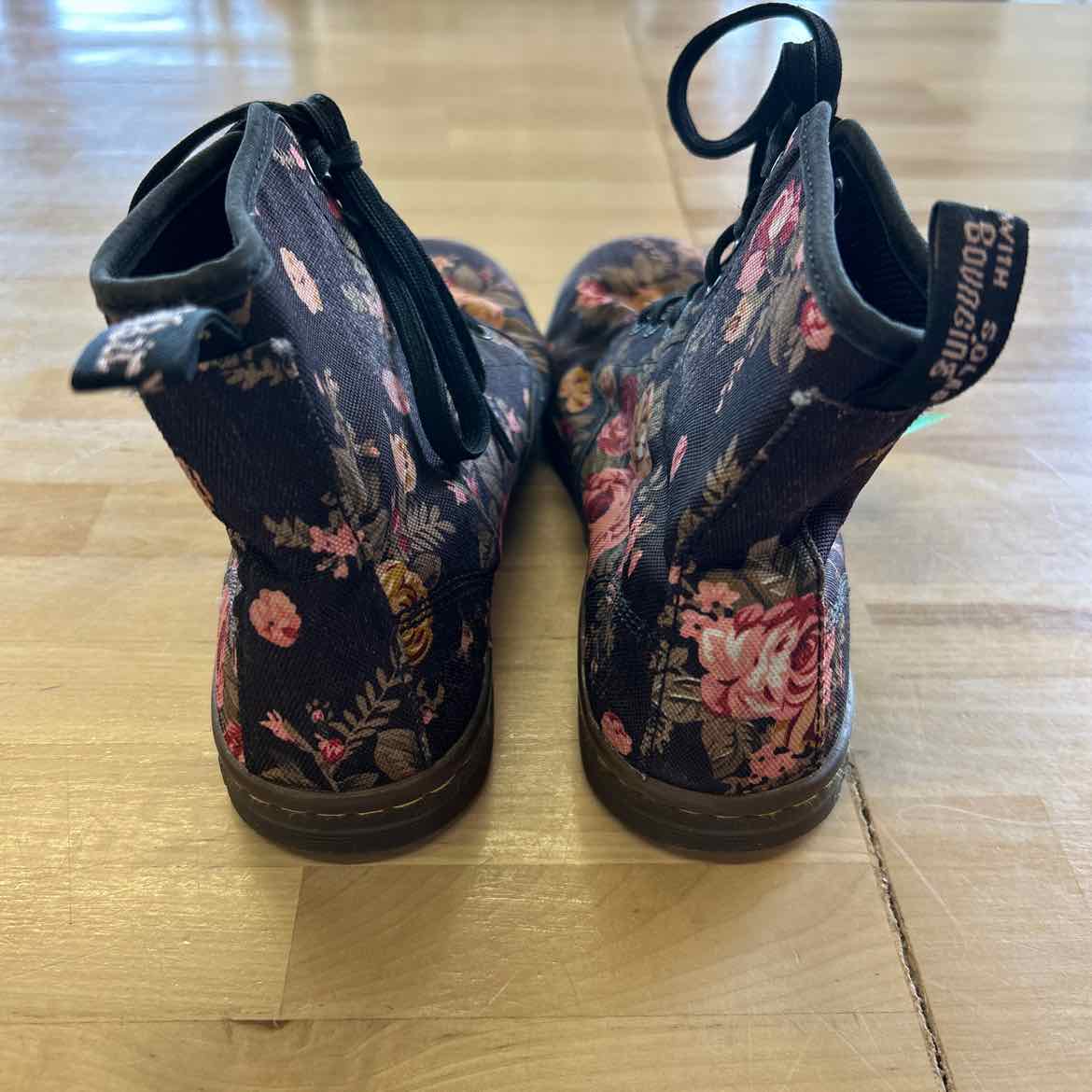 Dr Martens Size 7 Black/Pink Preloved Boots