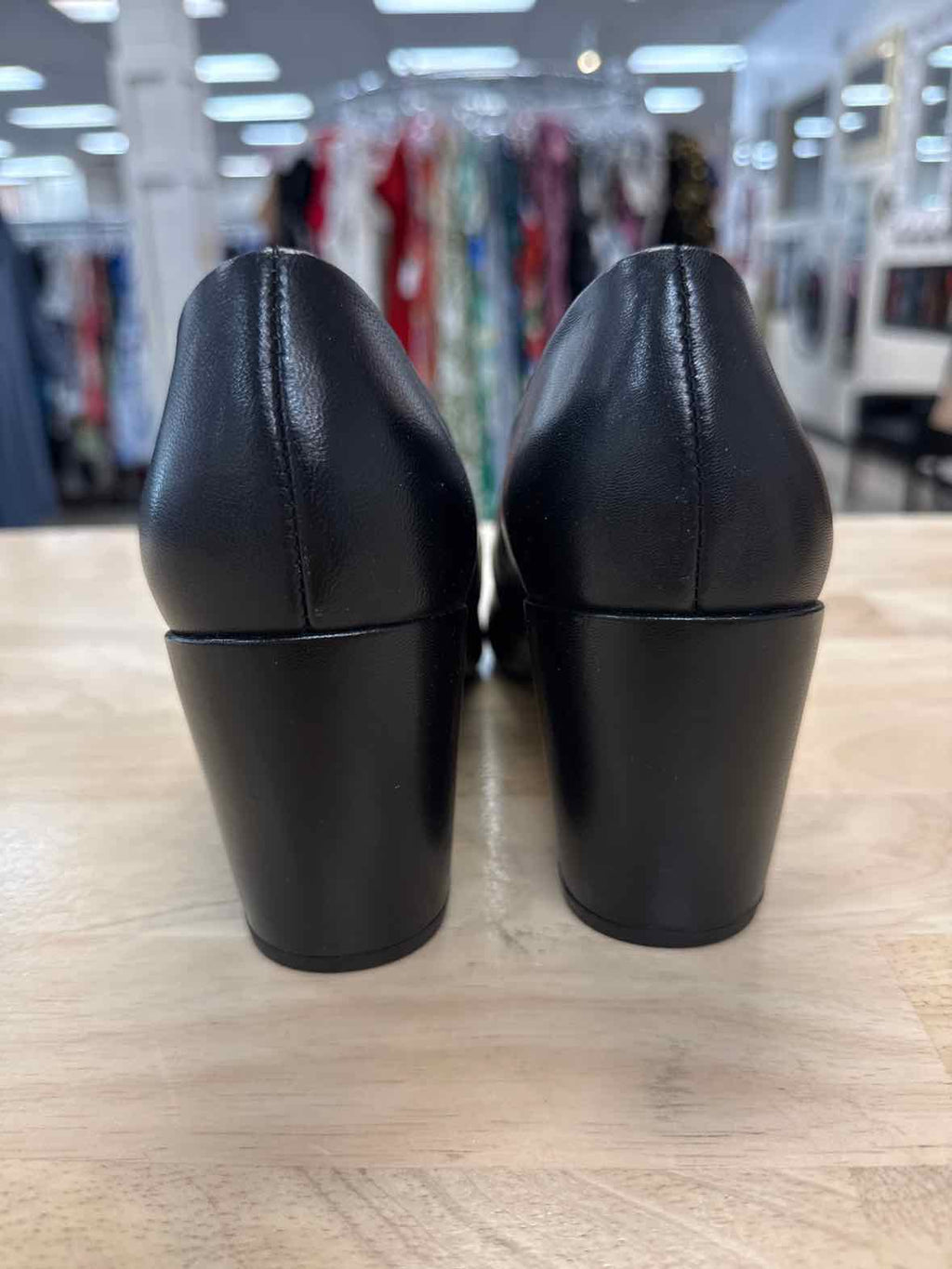 H by Halston Size 8 Black Leather Preloved Classic Block Heels