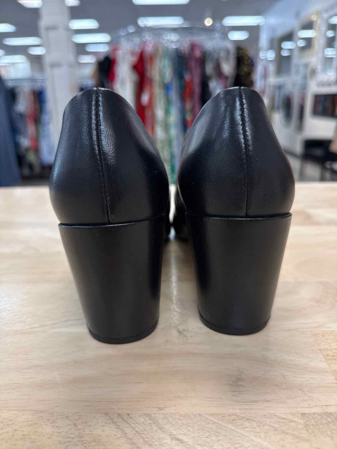 H by Halston Size 8 Black Leather Preloved Classic Block Heels