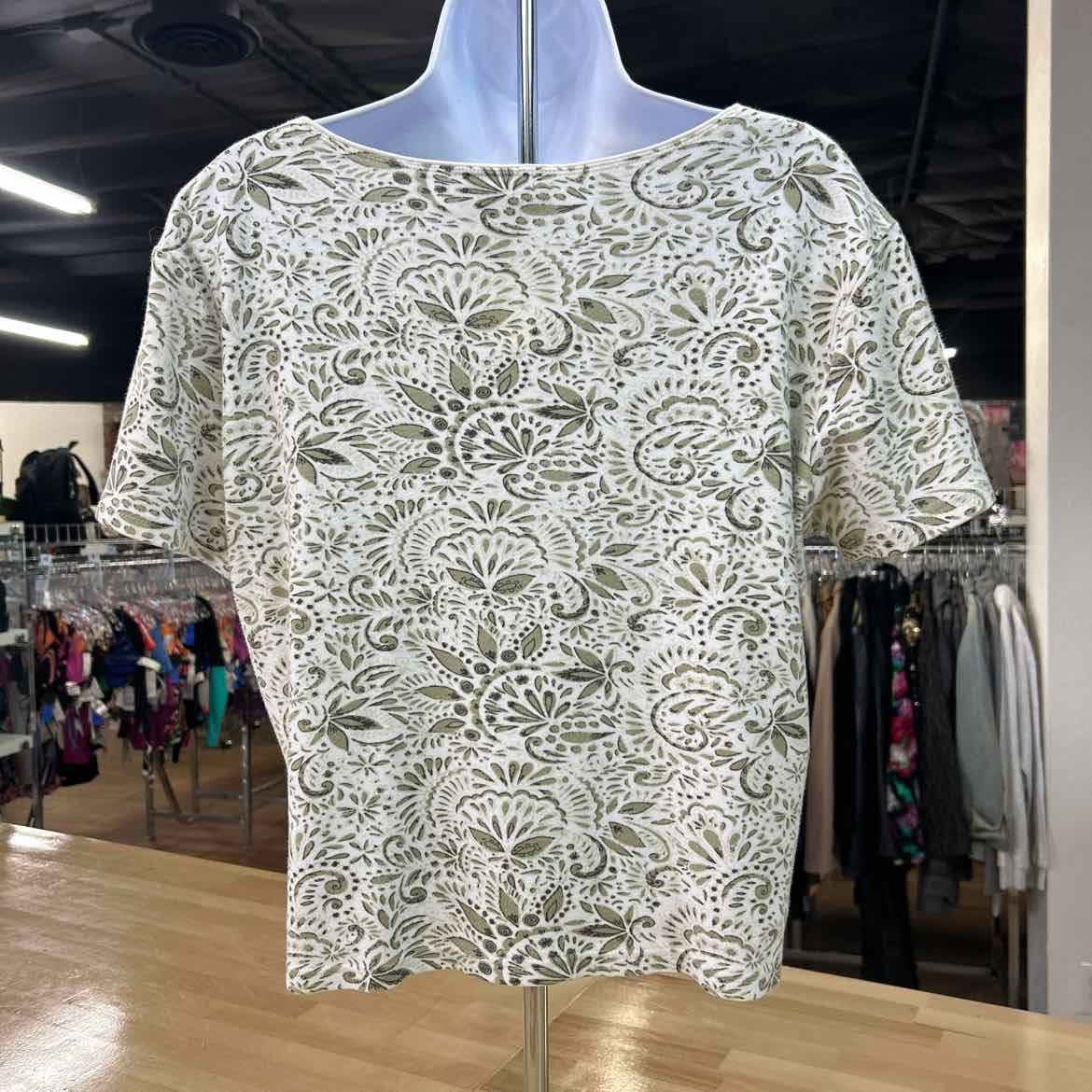 Karen Scott Size M White Green Preloved Shirt