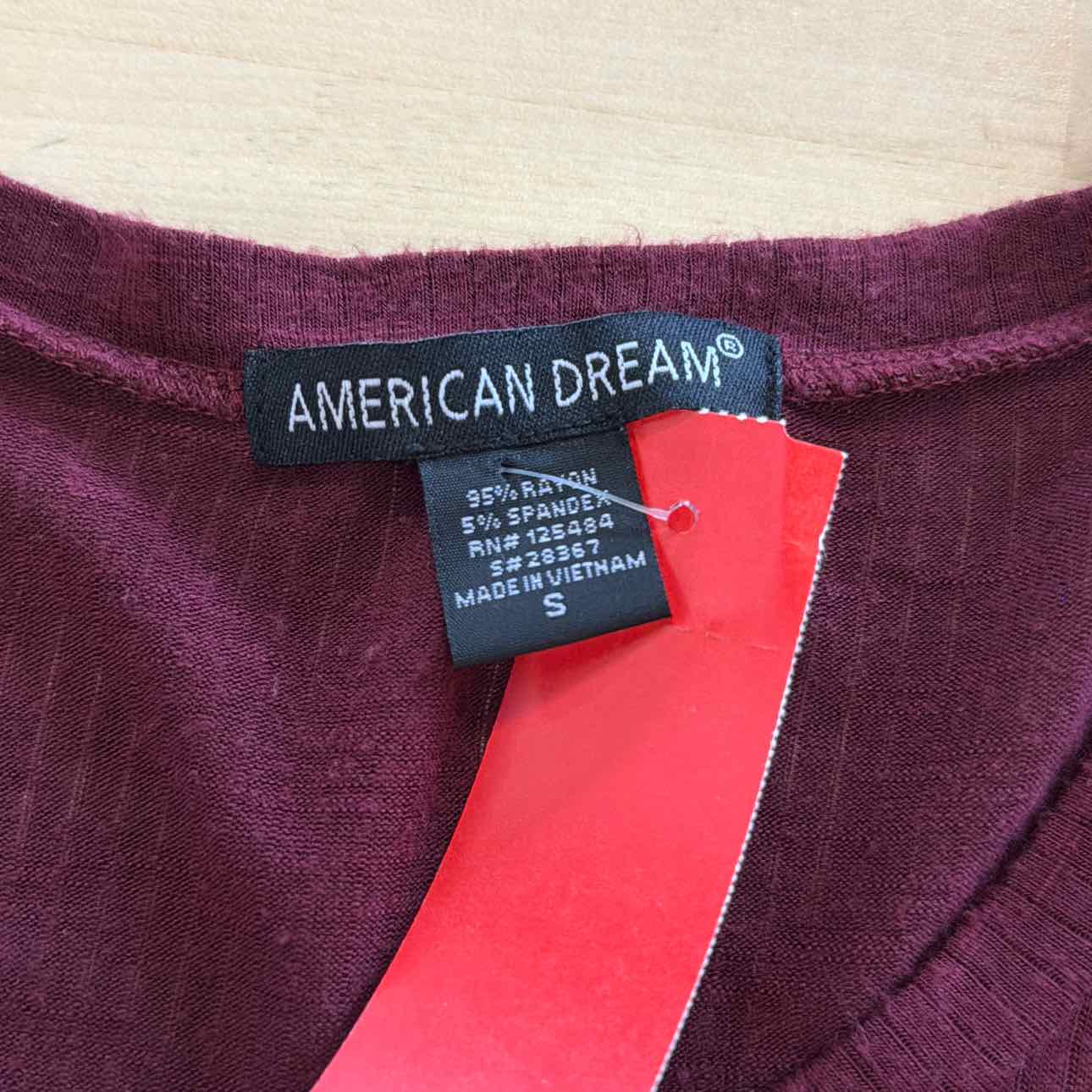 American Dream Size S Red Preloved T-shirt