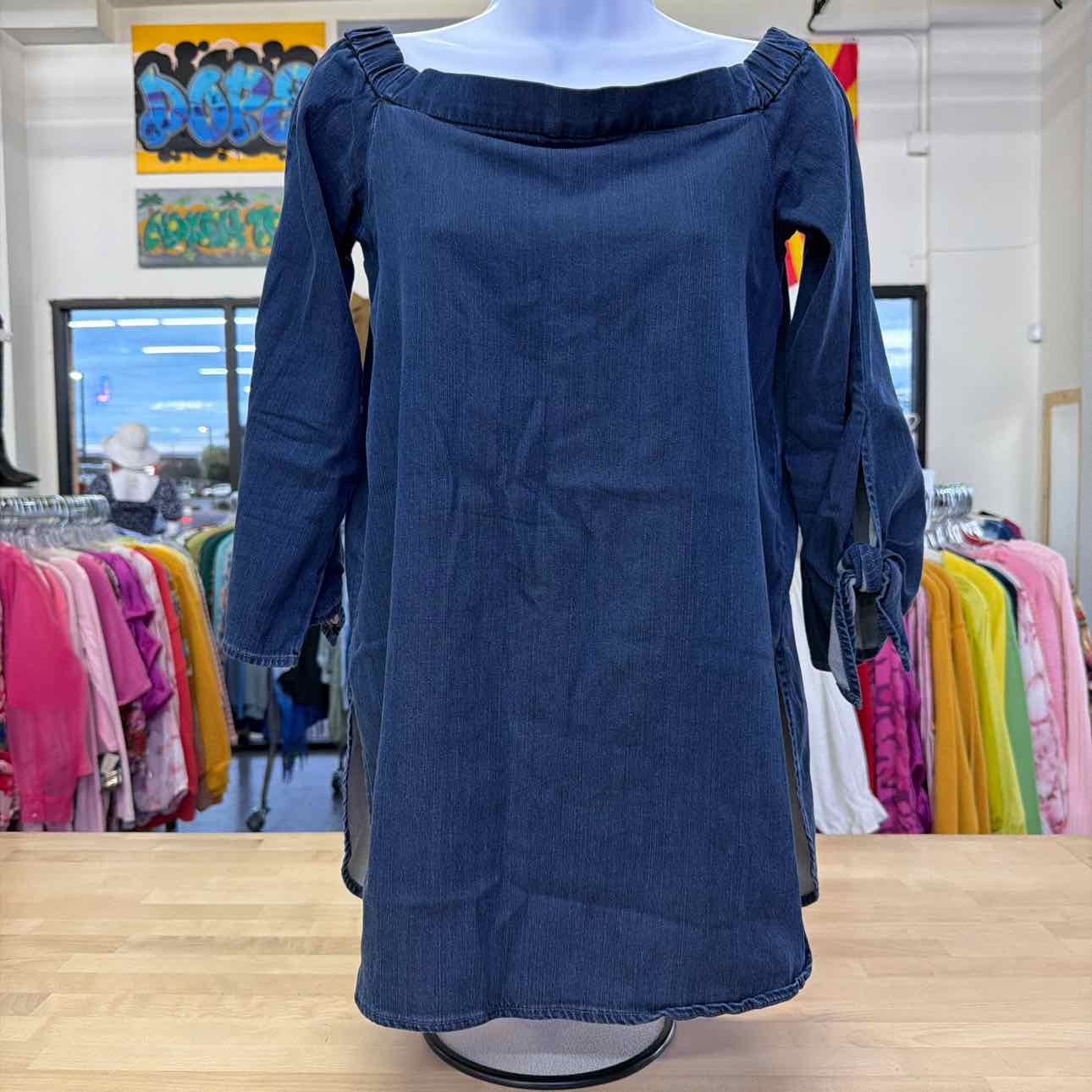 White House Black Market Size XS Denim Preloved Blouse