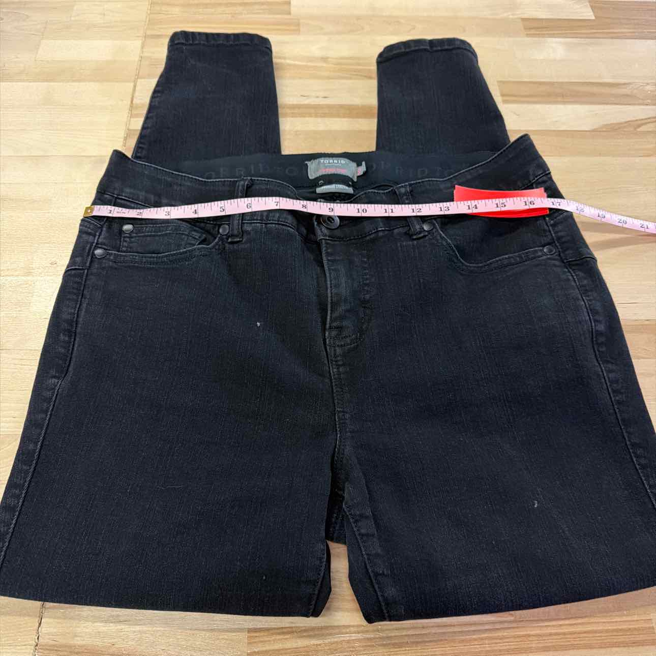 Torrid Size 14 BLackBombshell Skinny Used Jeans