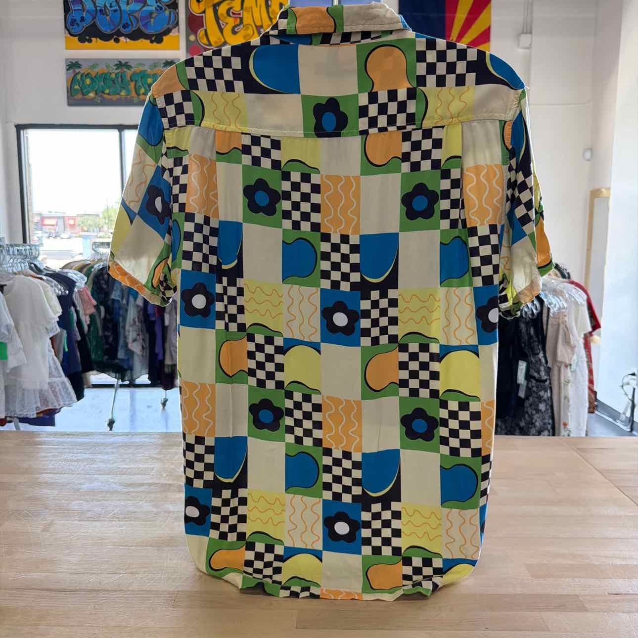 RSQ Size XL Green & Beige Preloved MENS Button Down Shirt