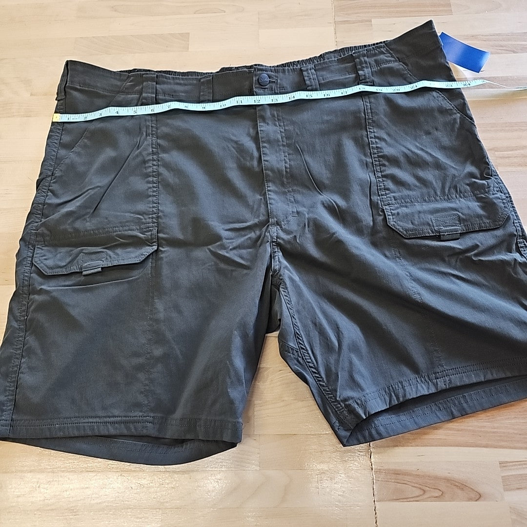 Wrangler Size 46 Green MENS Shorts