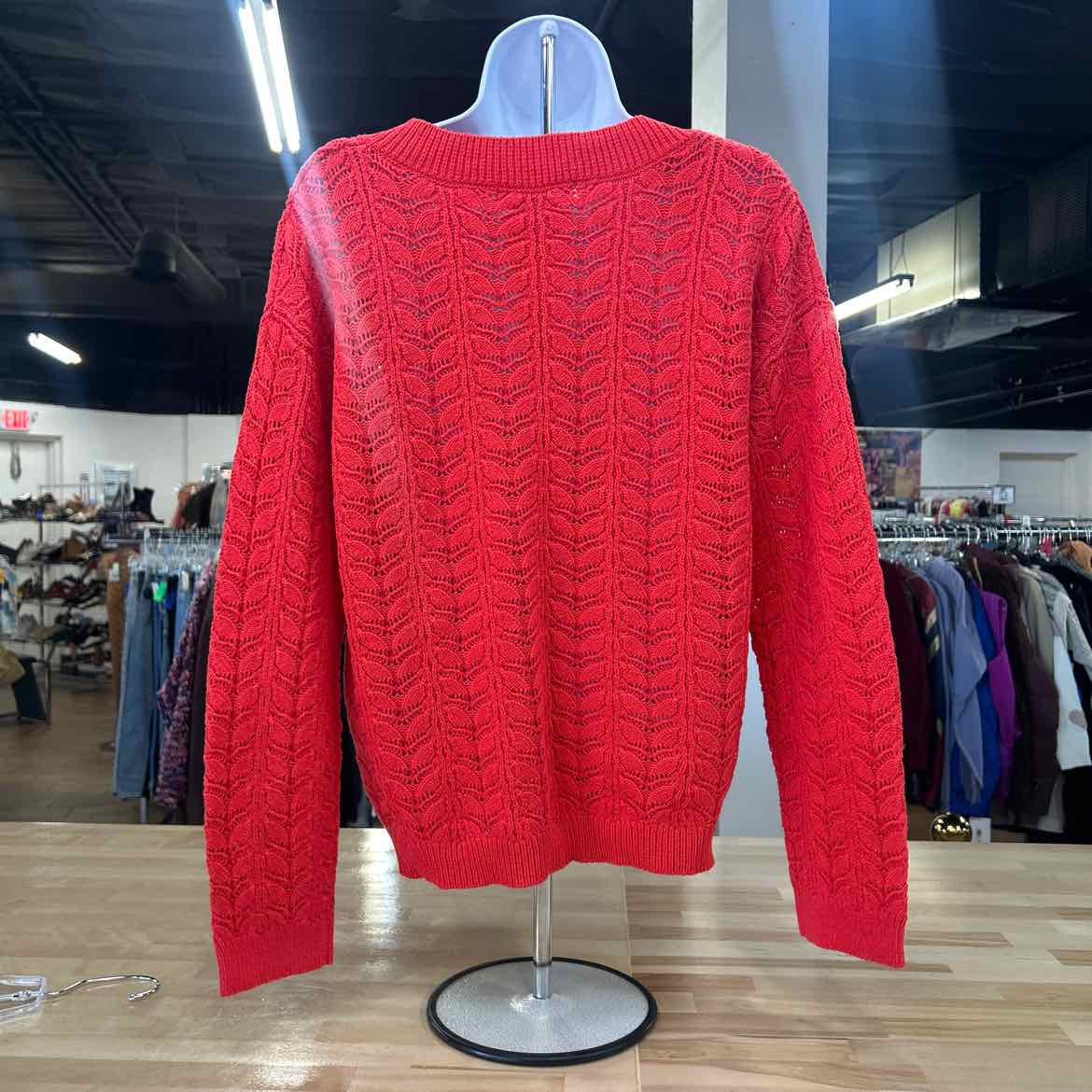 Flat White Size M Orange Preloved Sweater