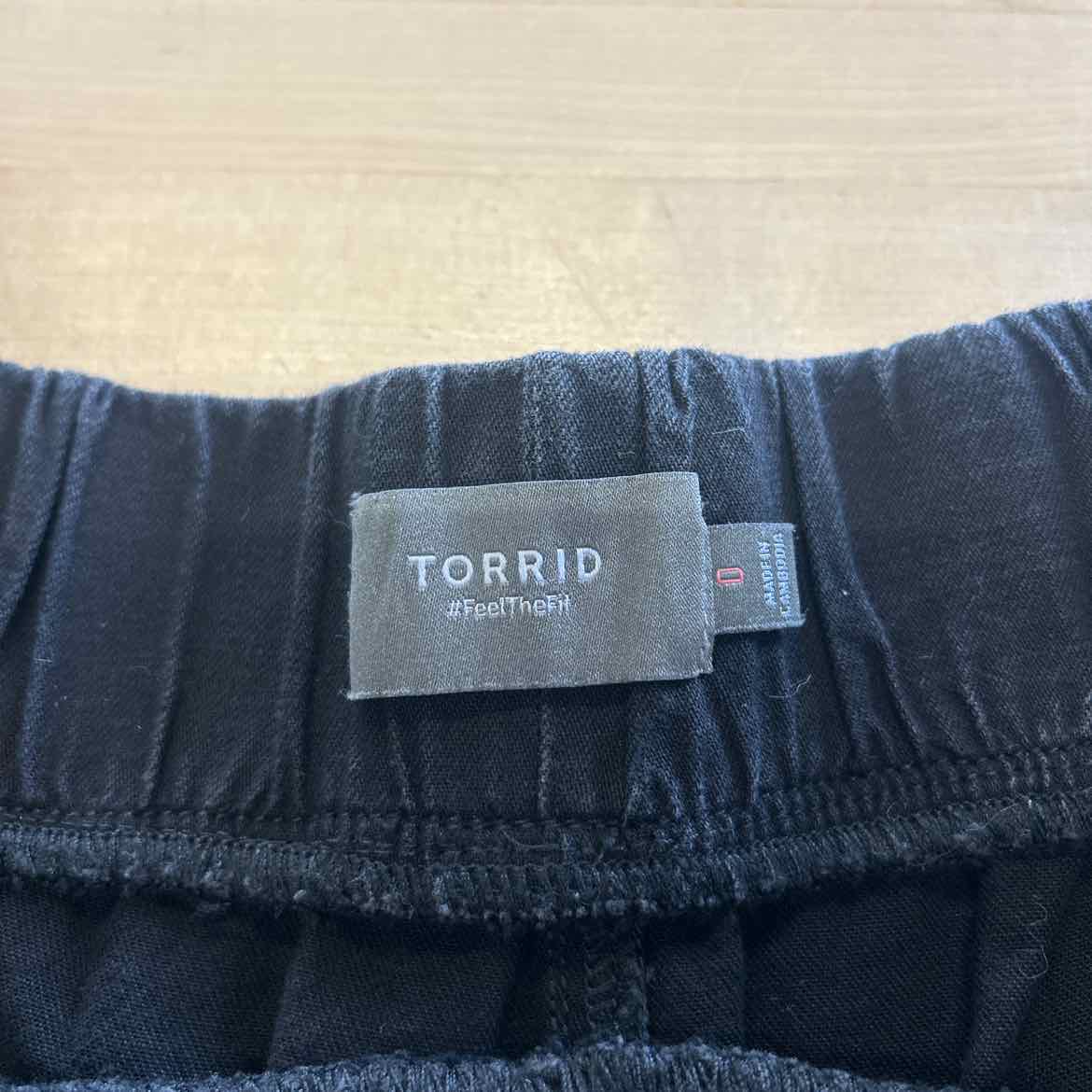 Torrid Women Size L Black Preloved Shorts