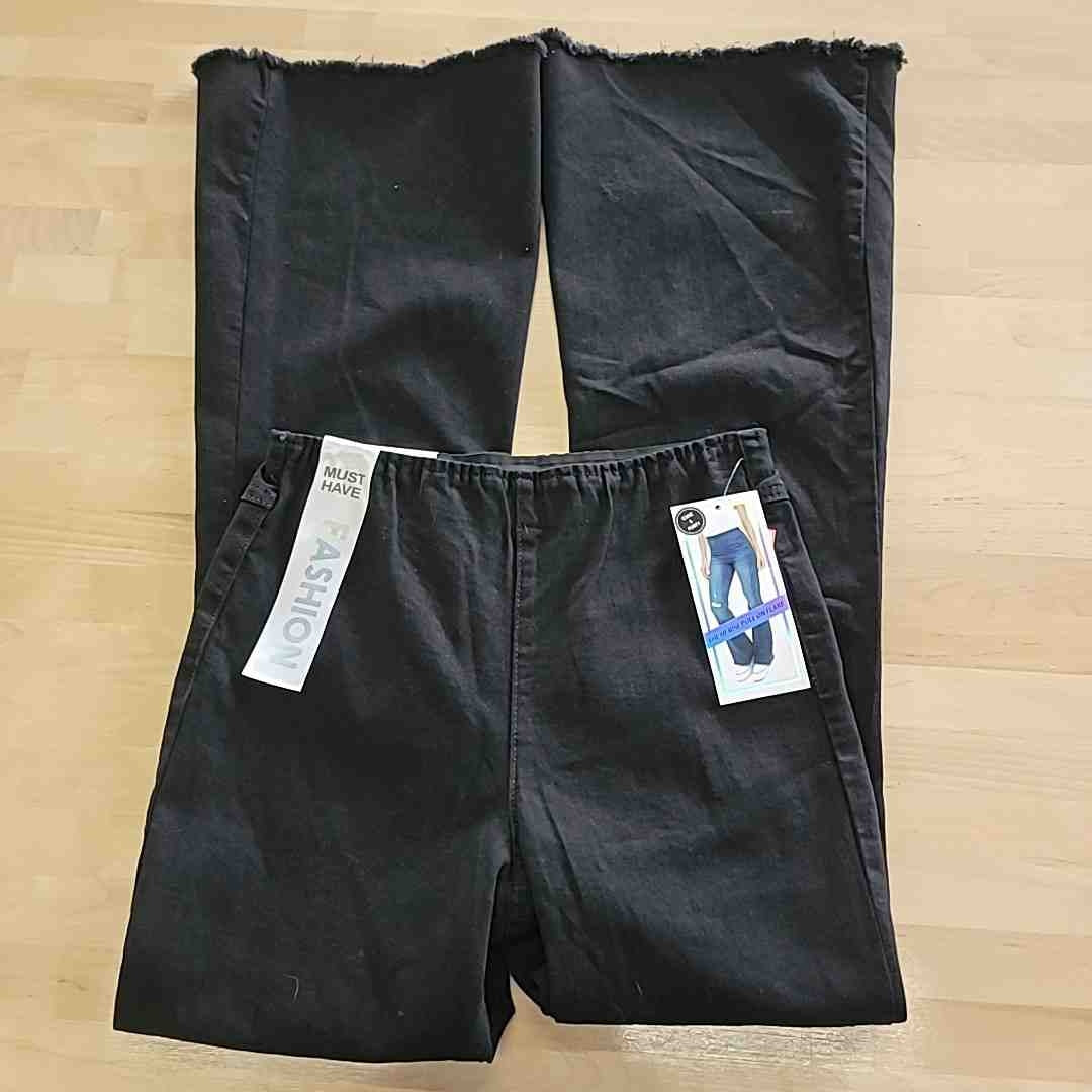 TINSELTOWN Size 5 Black New Jeans