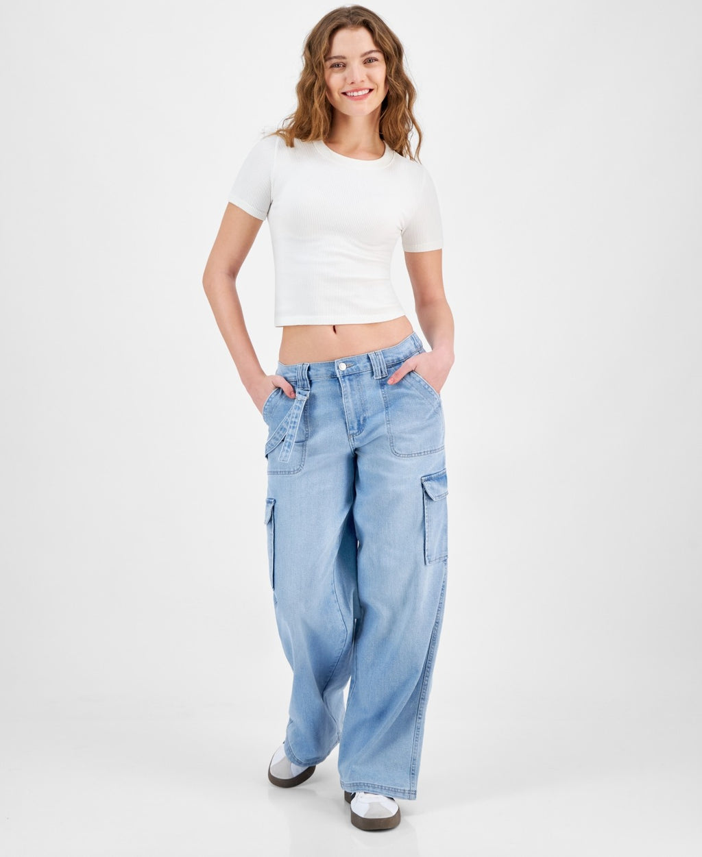 Celebrity Pink Juniors' Mid-Rise Wide-Leg Cargo Jeans - Light Wash