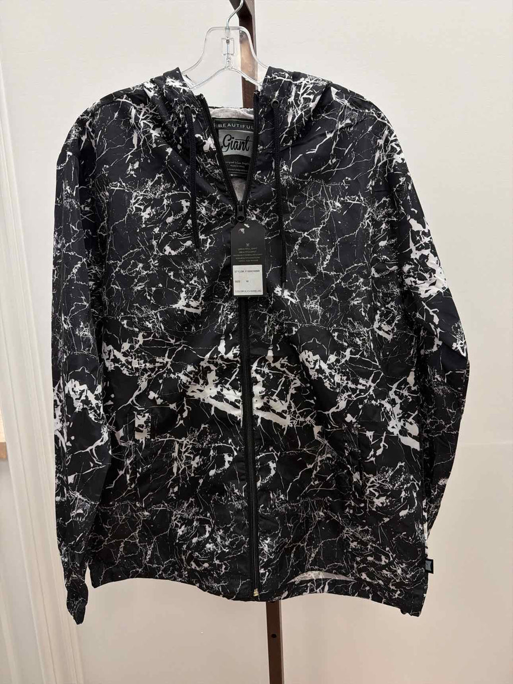 beautiful giant Size M Black White MENS Jacket