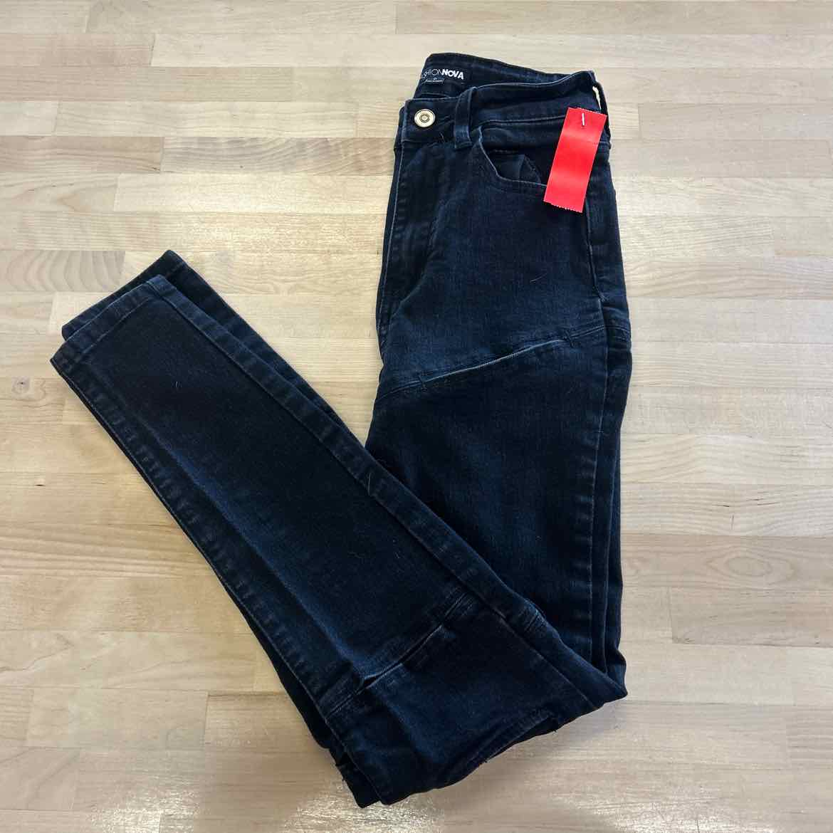 Fashion Nova Size 0 Black Preloved Jeans