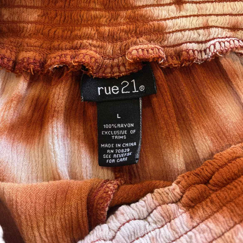Rue21 Women Size L Orange Preloved Shorts