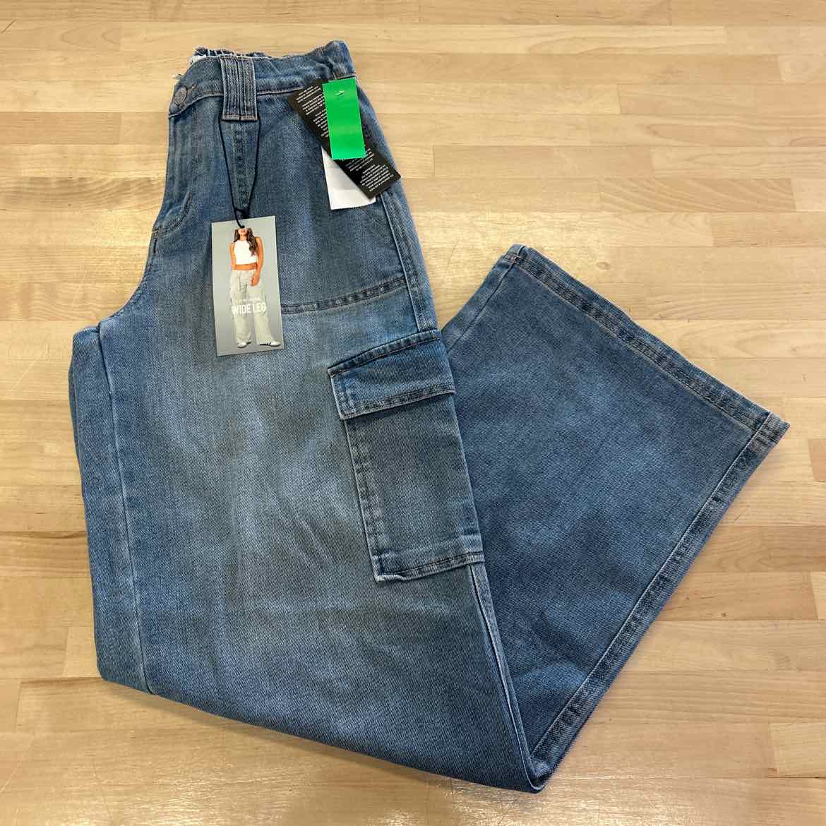 Juniors Celebrity Pink Low Rise Baggy Cargo Pants - 3