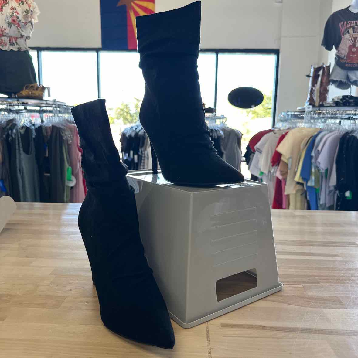 Journee Collection Shoe Size 10 Black Faux Leather Boots