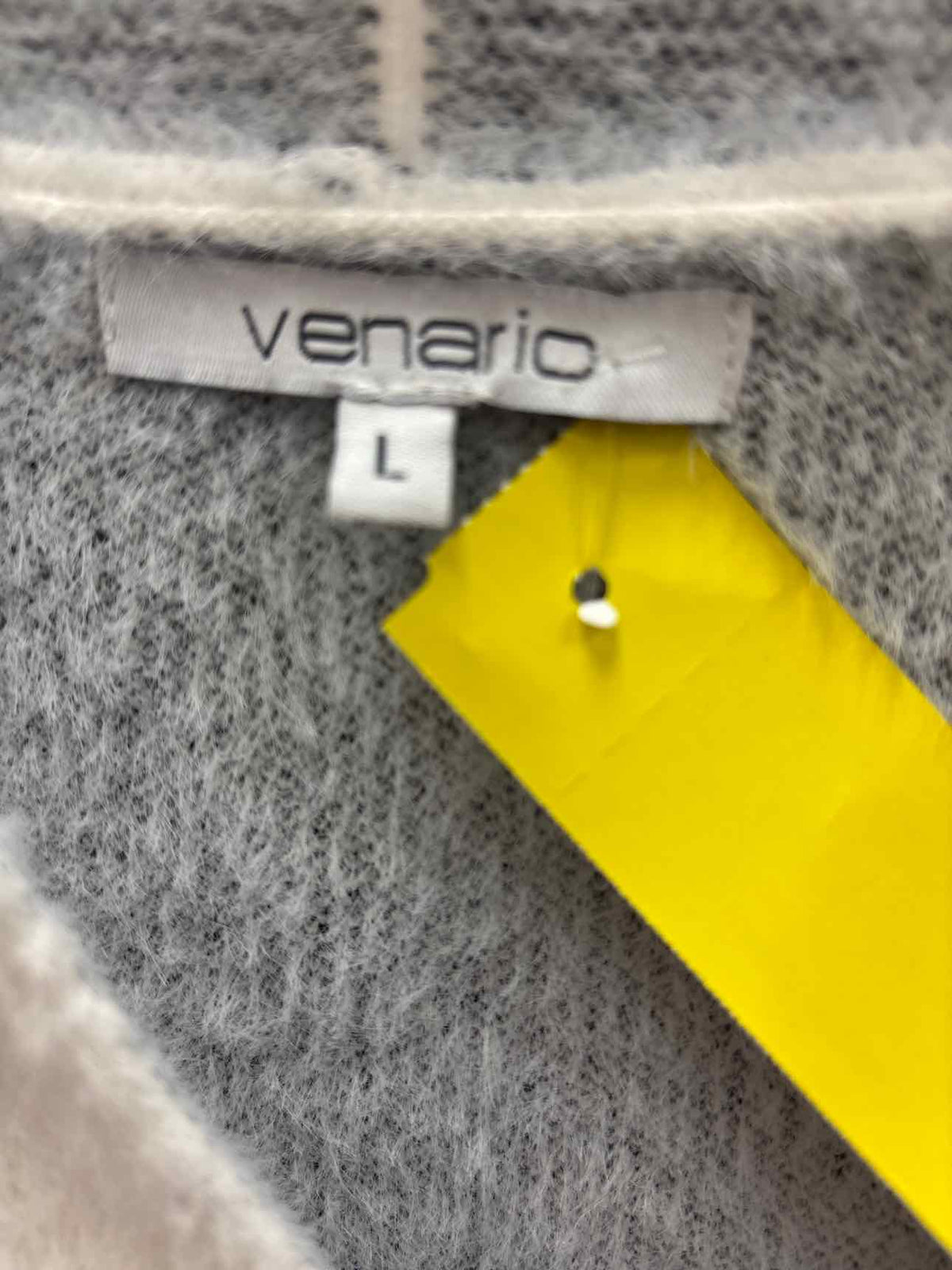 Venario Size L White & Gray Preloved Cardigan
