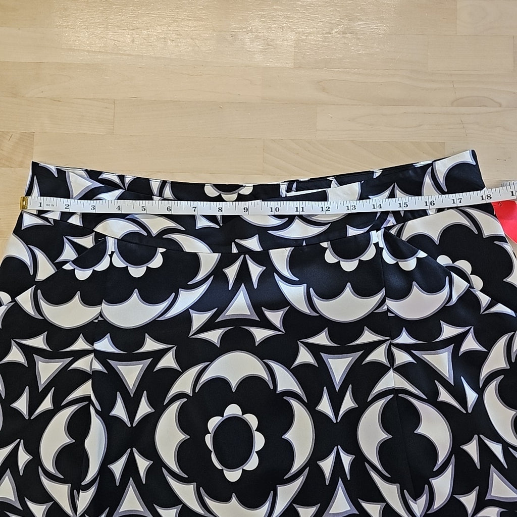 Banana Republic Size 14 Black/White Silk Preloved Skirt
