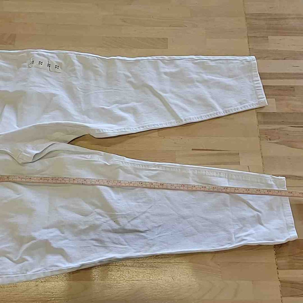Celebrity pink Size 22 White Jeans  Skinny High Rise The Spice NWT
