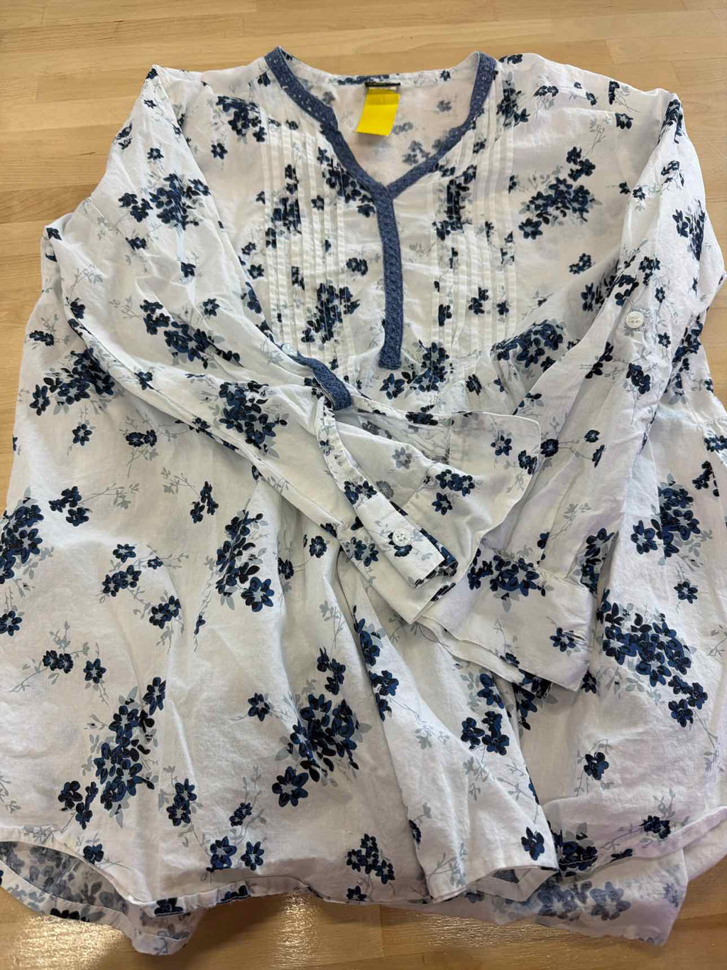 Salon Studio Size XL White Blouse
