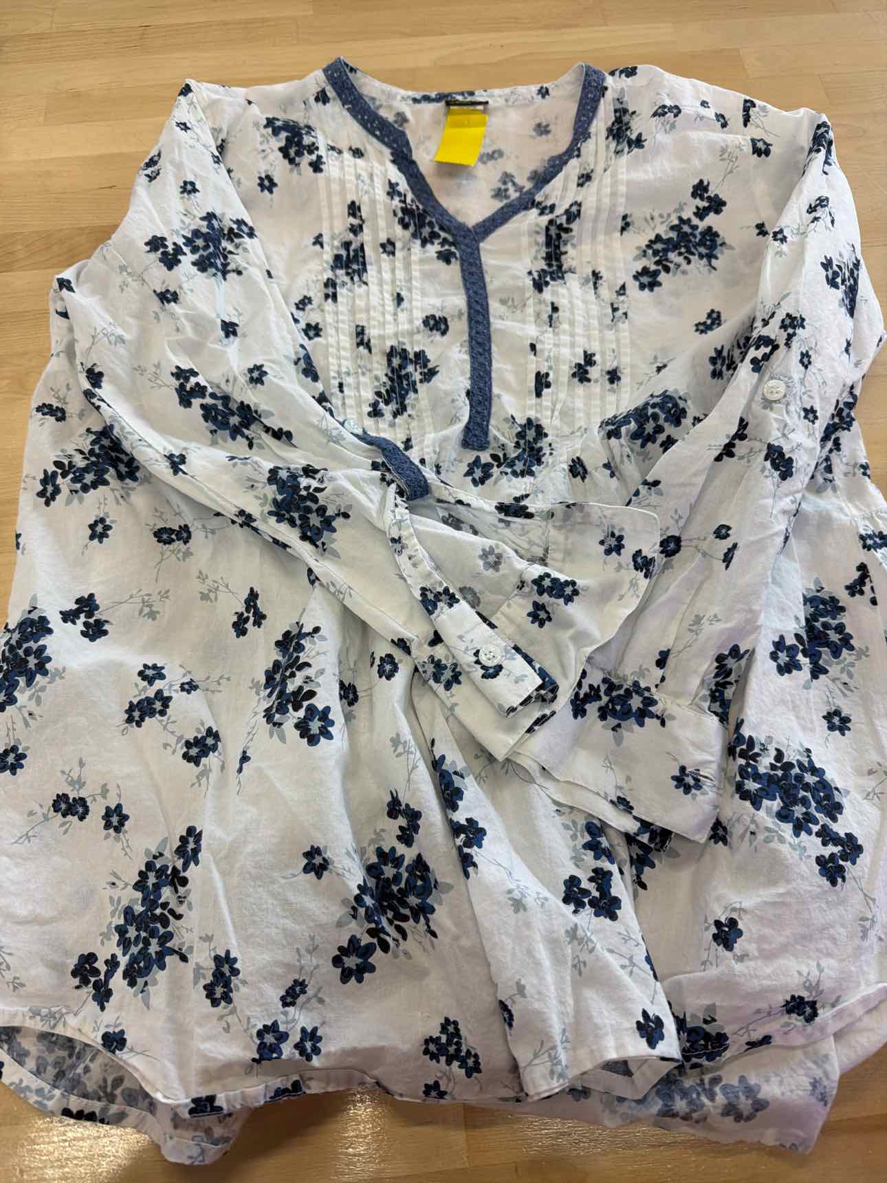 Salon Studio Size XL White Blouse