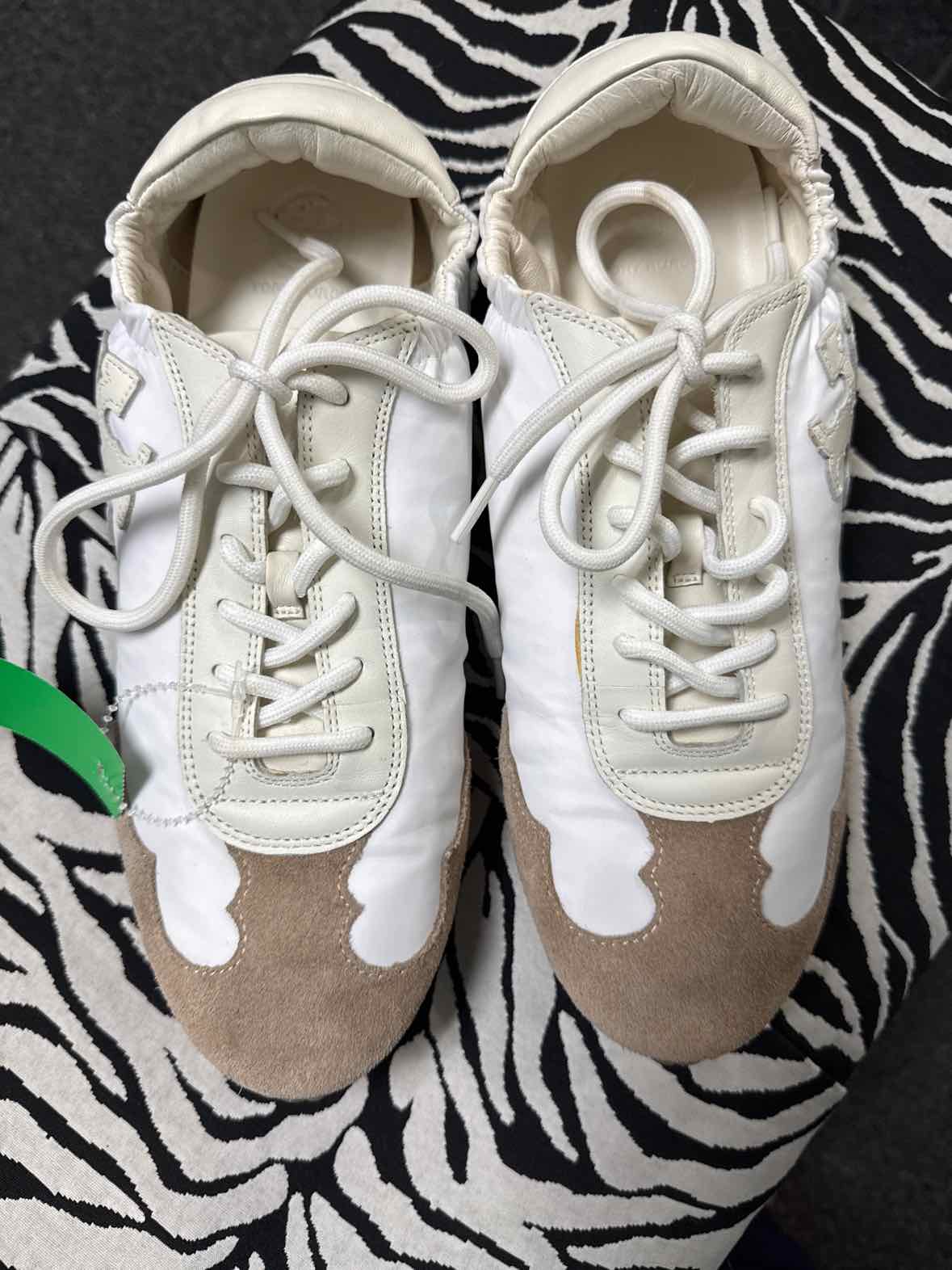 Tory Burch Size 10 Tan/white Sneakers