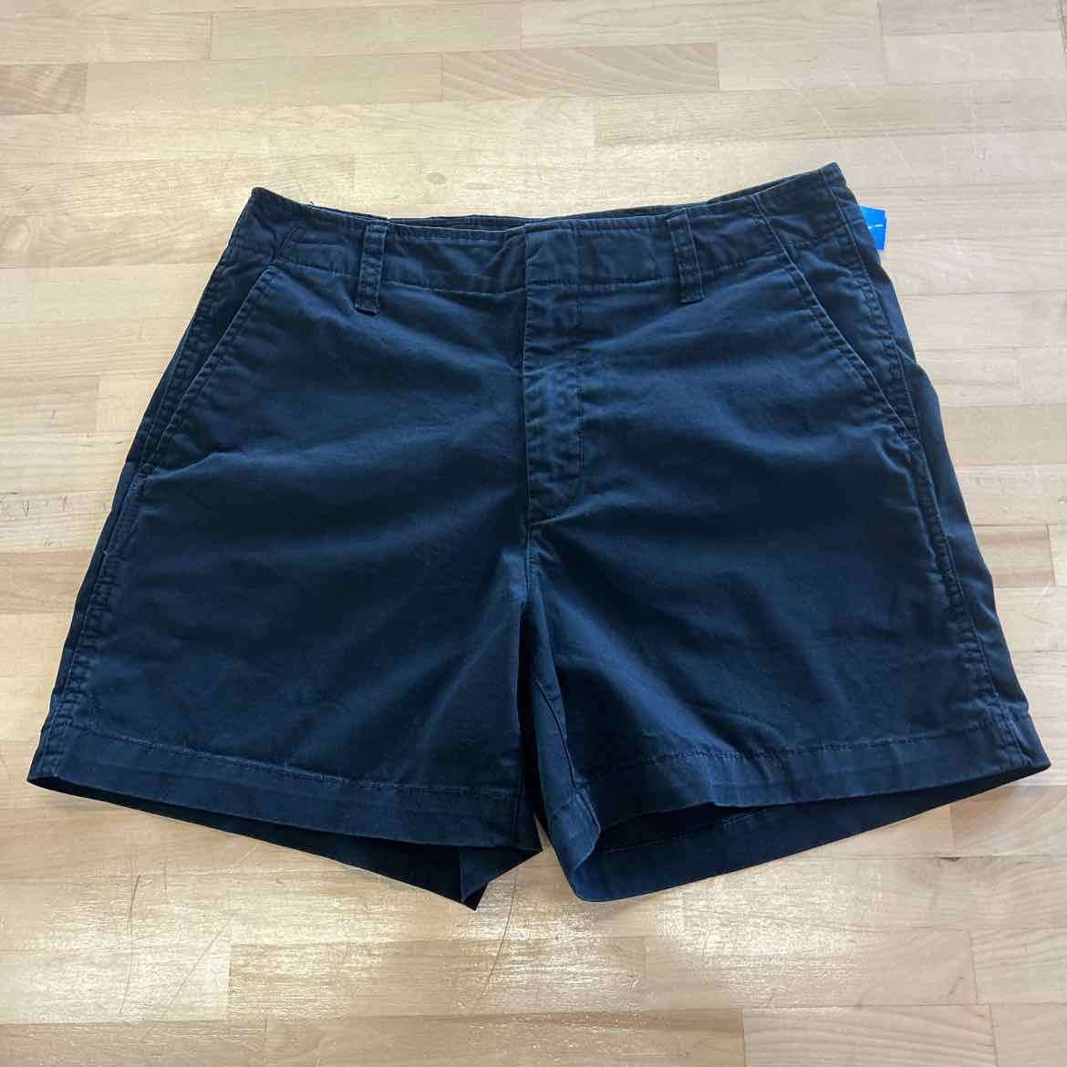 Gap Women Size 6 Black Preloved Shorts