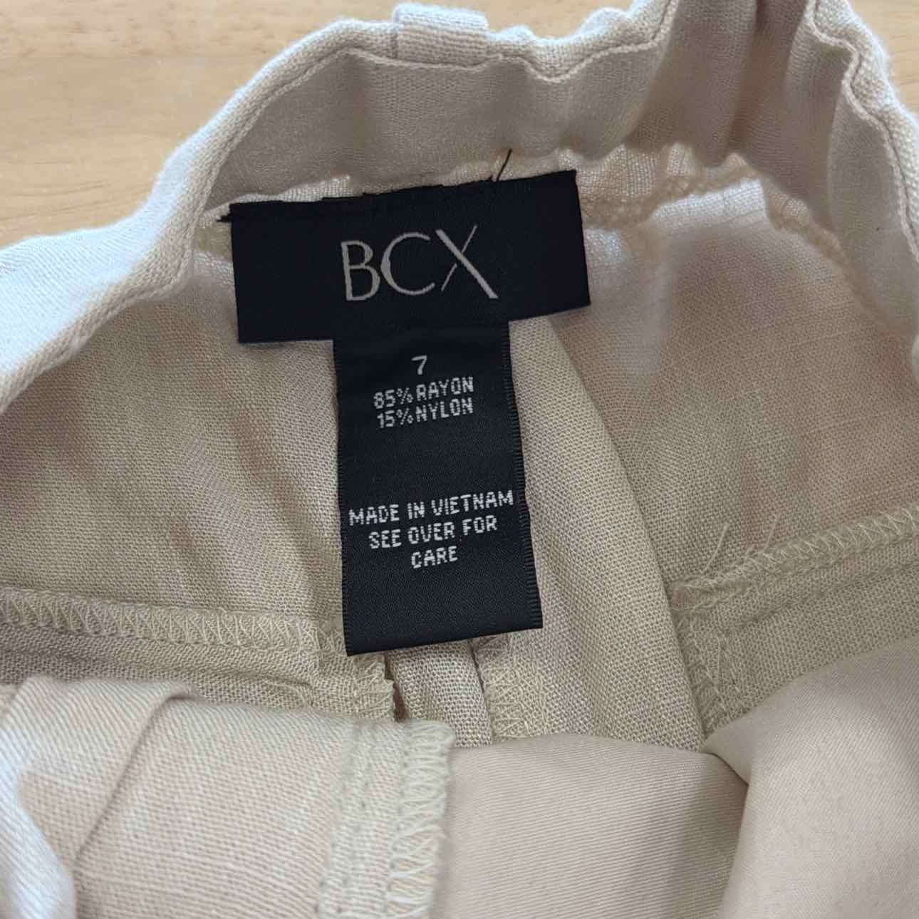 BCX Women Size 7 Tan New Shorts