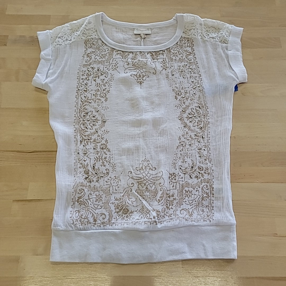 Shyanne Size M White Shirt