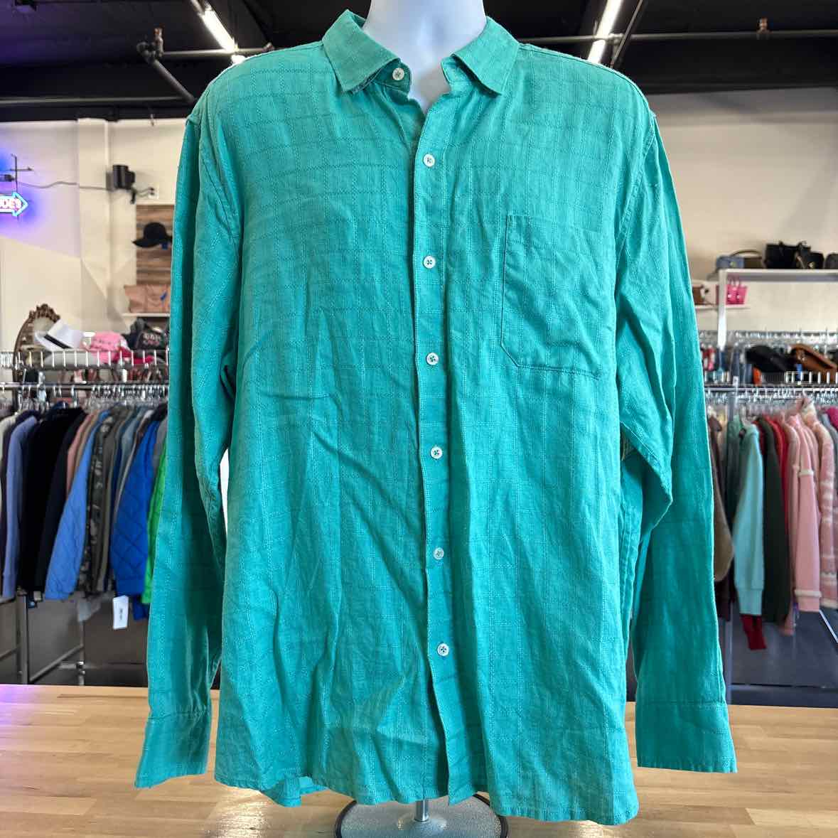 Tommy Bahama Size XL Teal Button Down Shirt