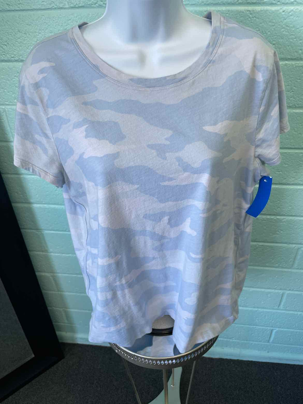 Athleta Size L Powder Blue Shirt