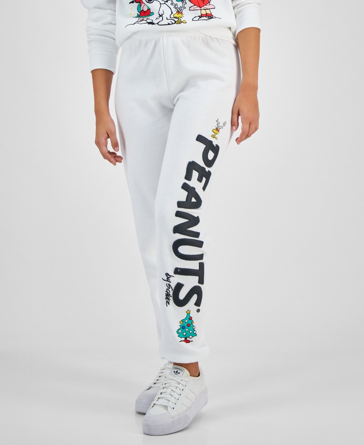 Love Tribe Juniors' Peanuts Holiday Graphic Jogger Sweatpants - Bright White
