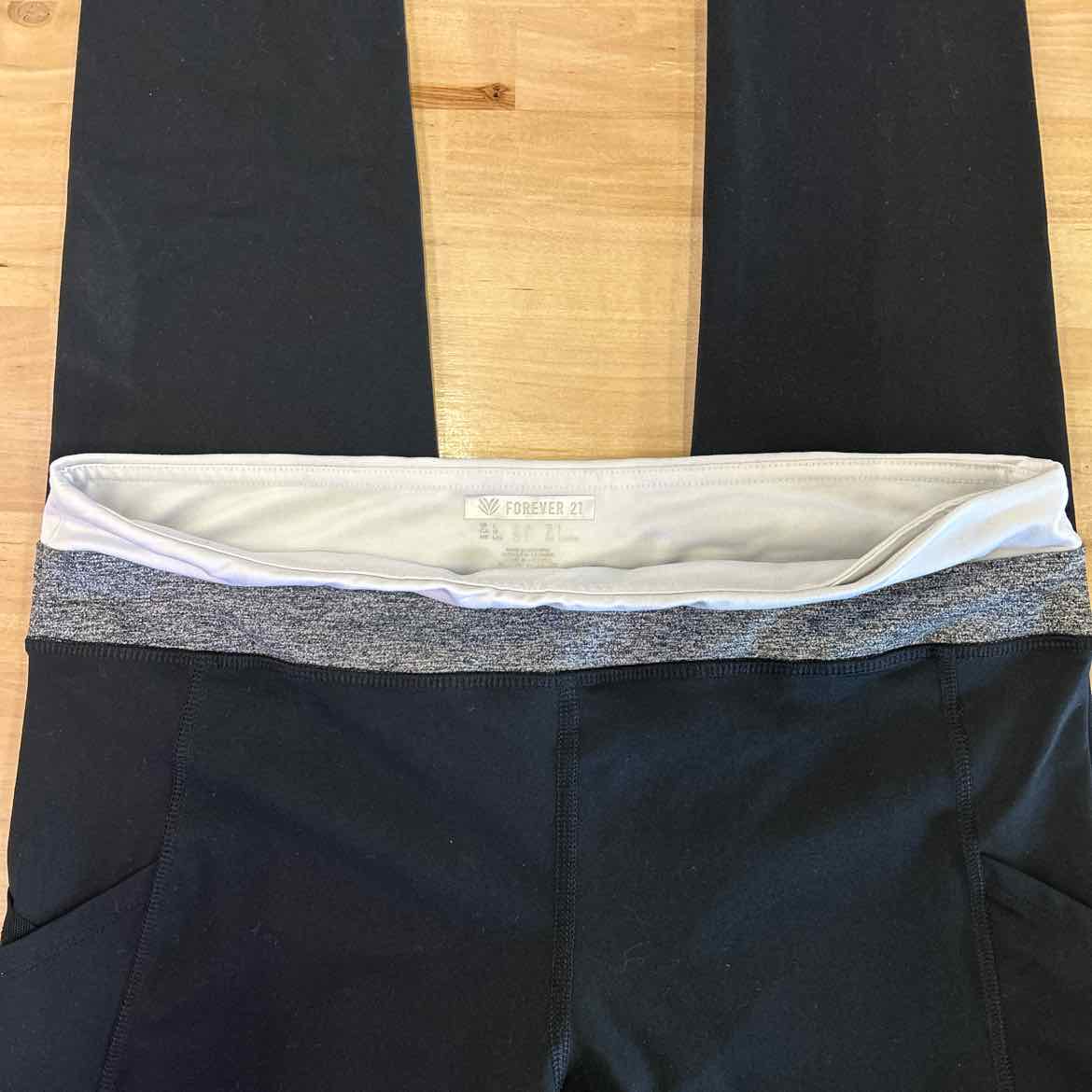 Forever 21 Size L Black Preloved Athletic Pants