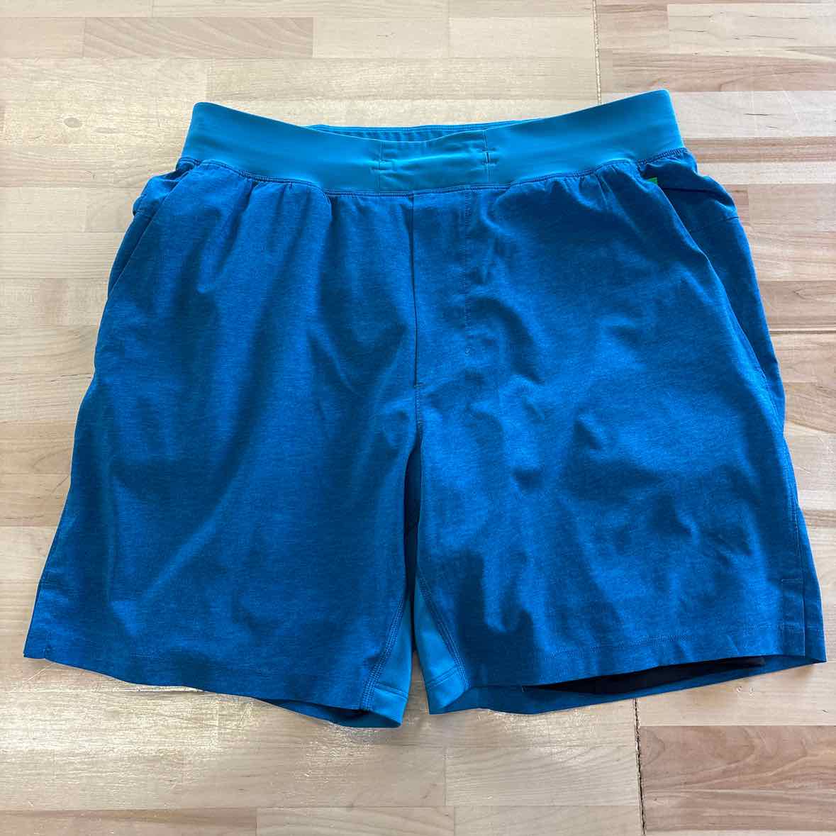 LuluLemon Size M Blue MENS Athletic Shorts