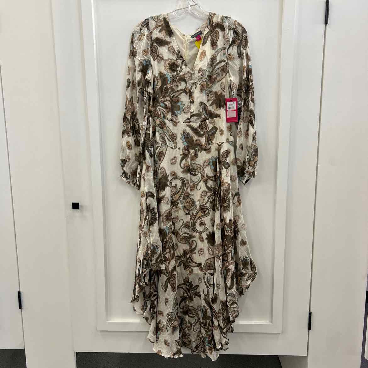 Vince Camuto Size XS White New Dress