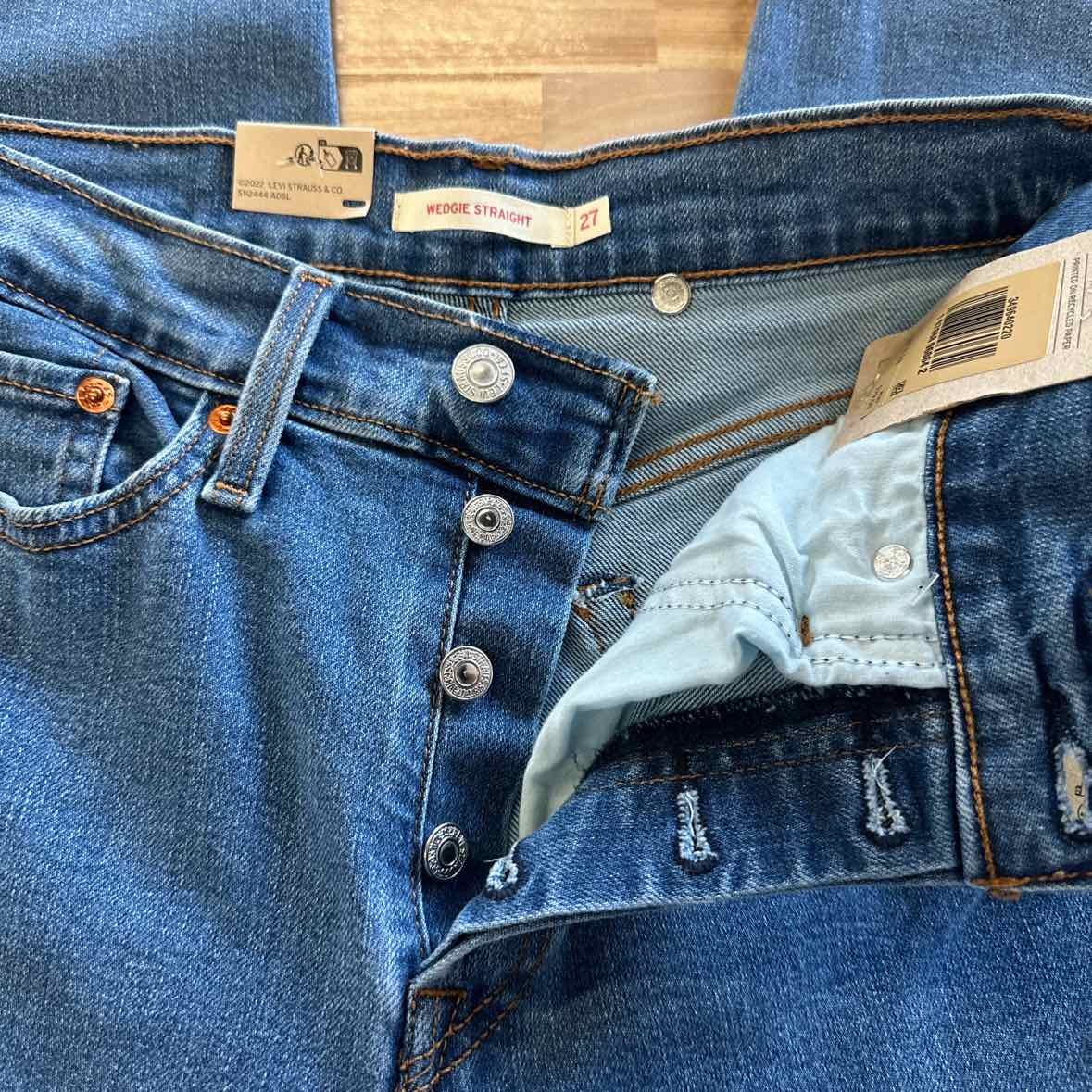 Levi's Size 6 28x28 Wedgie Straight Jeans