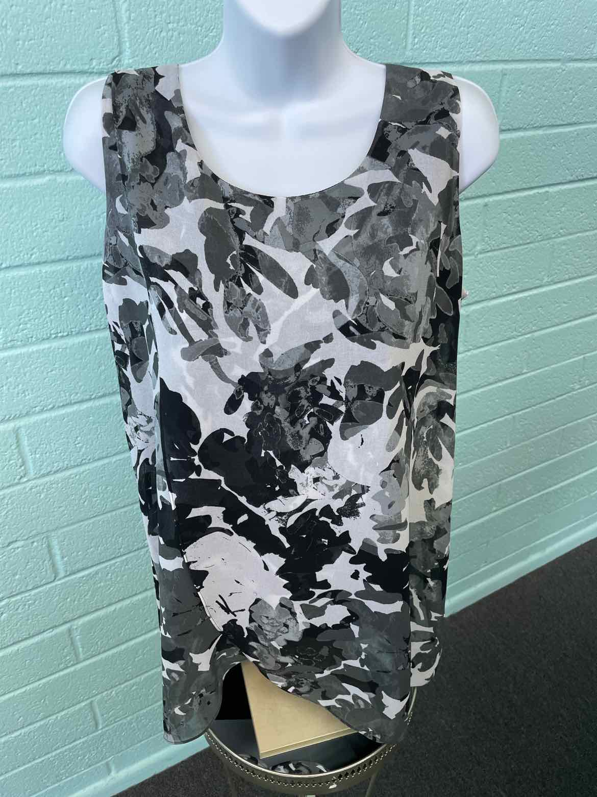 Halston Size S Dark Gray print Sleeveless