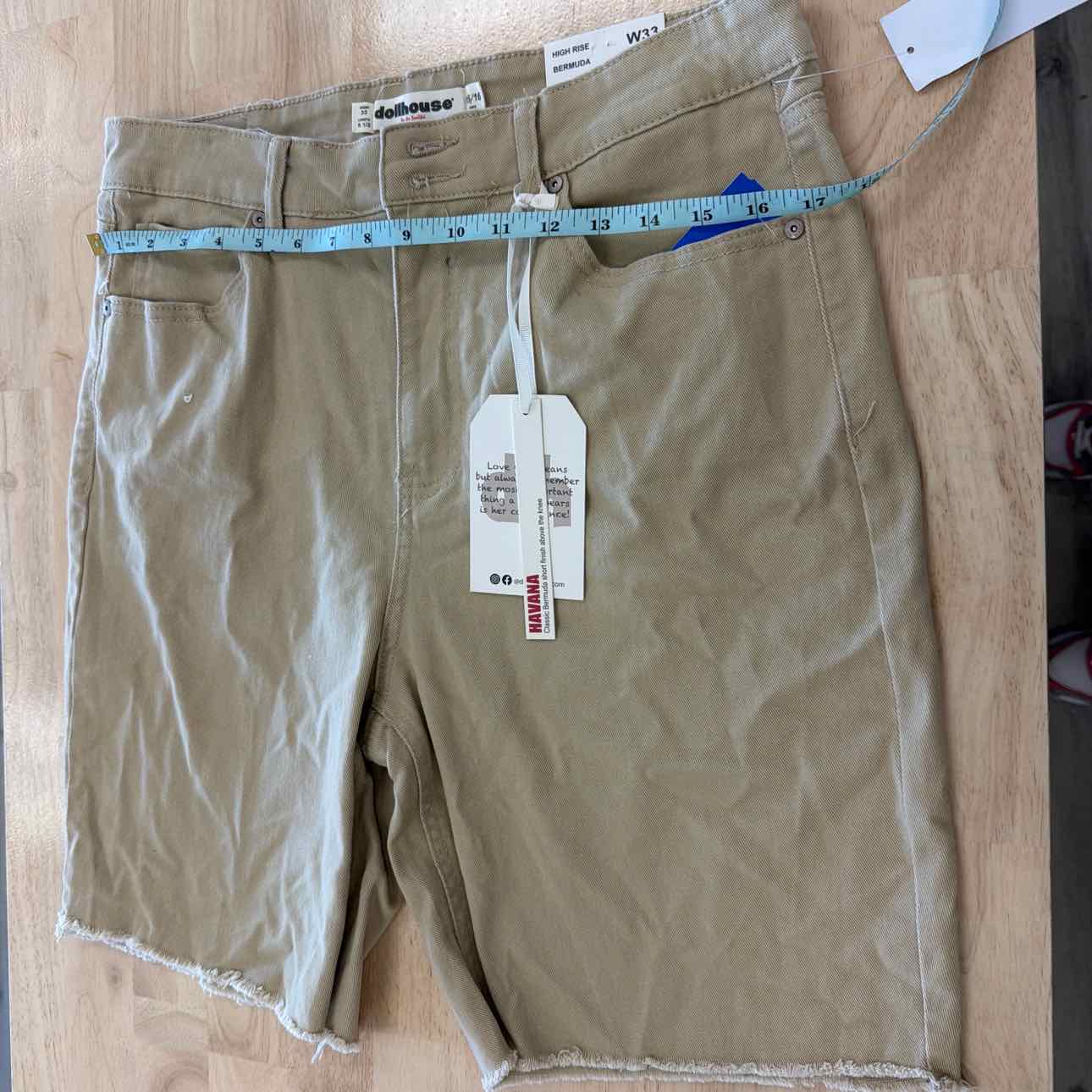 dollhouse Women Size 33 Tan New Shorts
