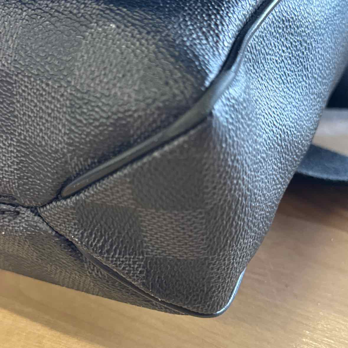 Louis Vuitton Damier District Black & Gray Messenger Handbag