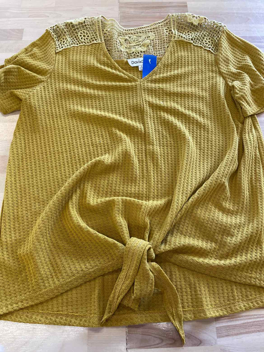 Davi & Dani Size S Yellow Blouse