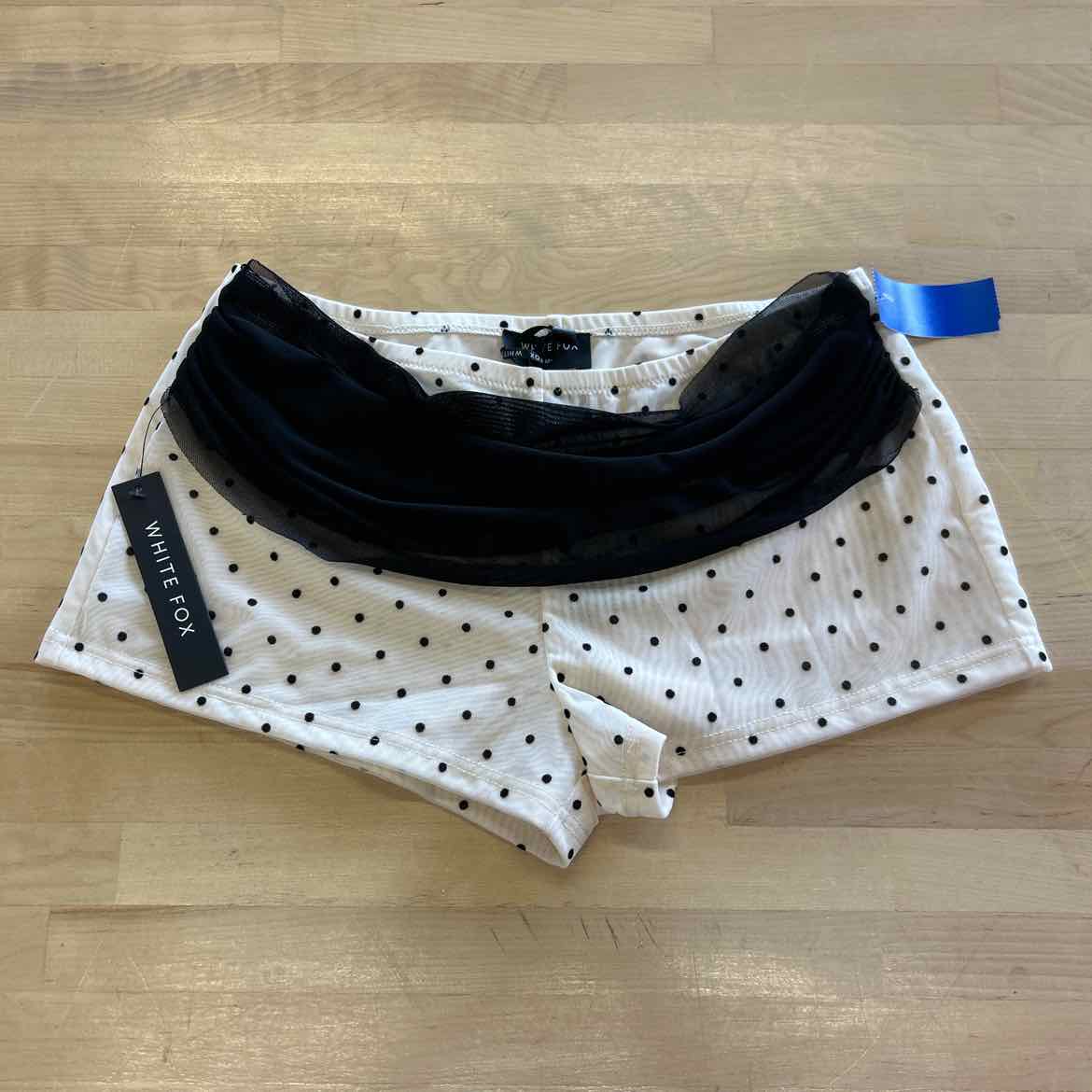 White Fox Women Size M White New Shorts
