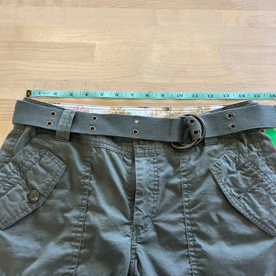 Tribal Size 4P Green Preloved Capris