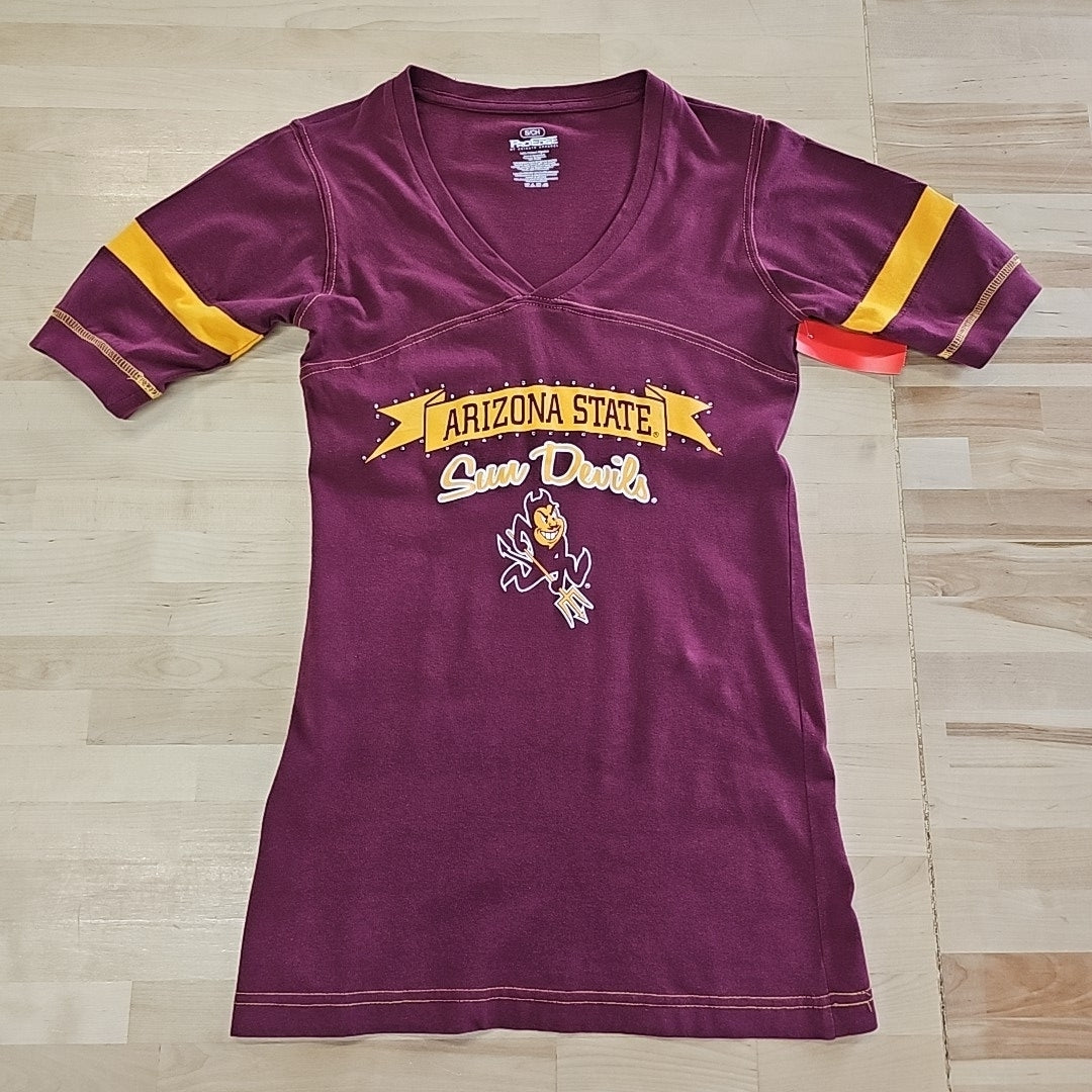 Pro Elite Size S Burgandy Preloved T-shirt